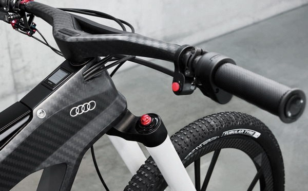 碳纤维的智能自行车