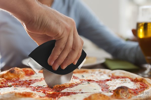 方便实用的披萨切割刀