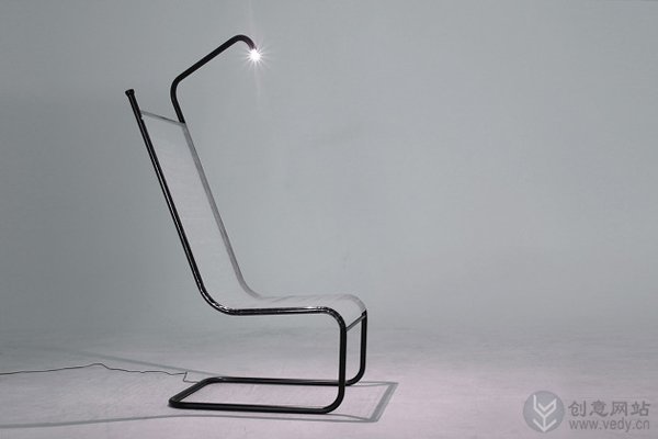 带LED阅读灯的创意椅子