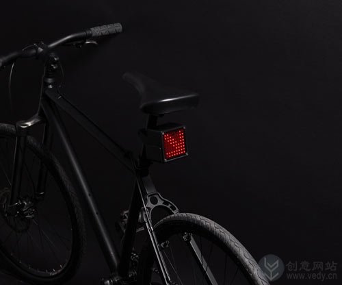 创意自行车上的表情指示灯