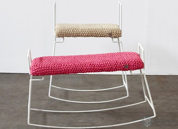 毛线编织的可摇摆椅子