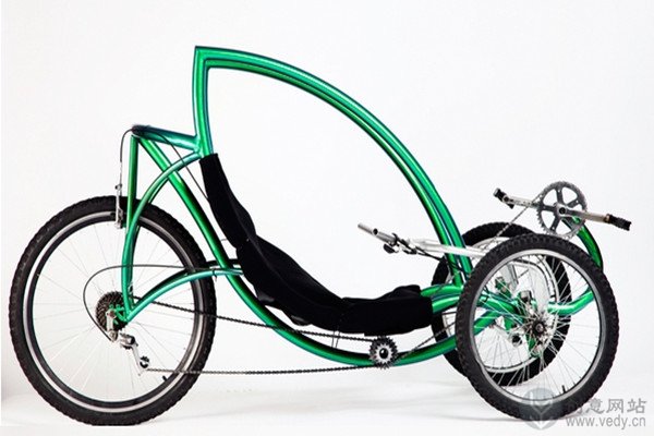 蚱蜢仿生设计的创意三轮车